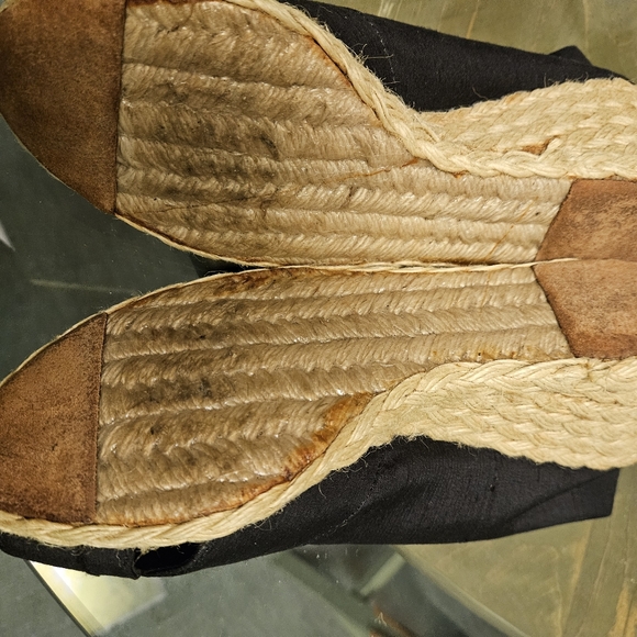 Shoes - Picture 6 of 6